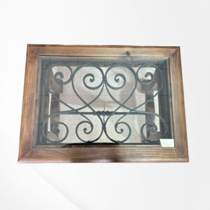 Mesita auxiliar, patas de lira con fiadores y reja antigua