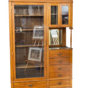 Vitrina de roble
