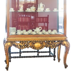 Vitrina dorada s. XIX